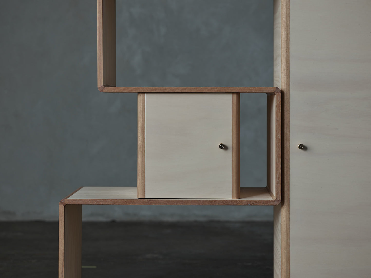 BA-132 Bookcase